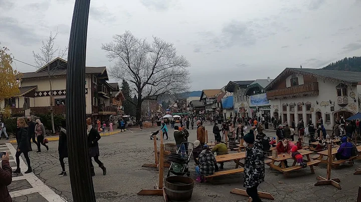 Leavenworth - West End of the Town Square - 13 Nov...