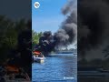 Boot in lichterlaaie op de Swemmer bij De Westereen