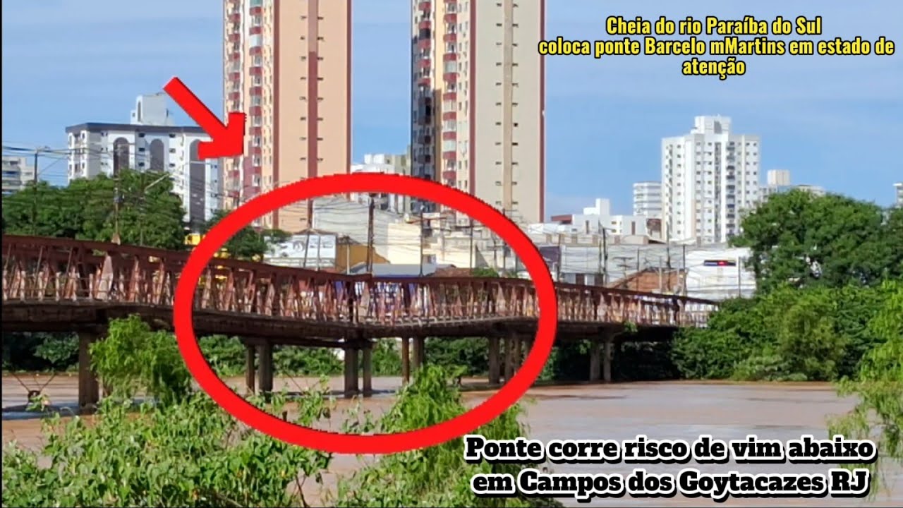 Cheia do rio Paraíba do Sul faz ponte Bacelos Martins cede em Campos RJ 