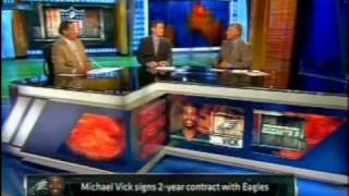 Michael Vick signs 2-year contract with Eagles (8.13.09)
