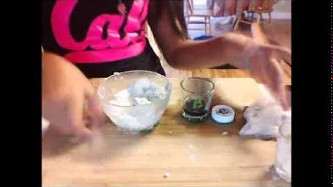 HOW TO MAKE PLAYDOUGH WITHOUT FLOUR