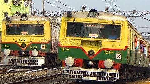 3 Electric multiple unit train crossing each other Howrah-Bardhaman main line train in SHE