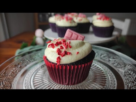 Video: Cum Să Faci Cupcake Cu Ciocolată Americană Cu Zmeură