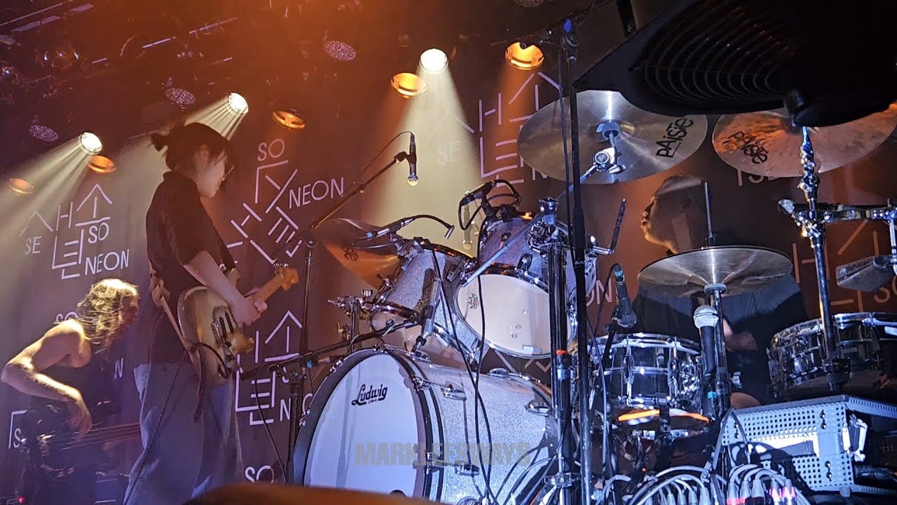 SE SO NEON (새소년) in Amsterdam - E | NOW 251017