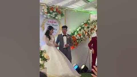 khoảnh khắc trao nhẫn cưới Thuận ❤ Hạ