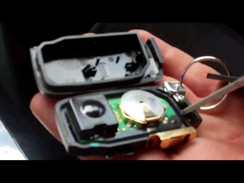 How to replace the smart key battery in a Range Rover L405