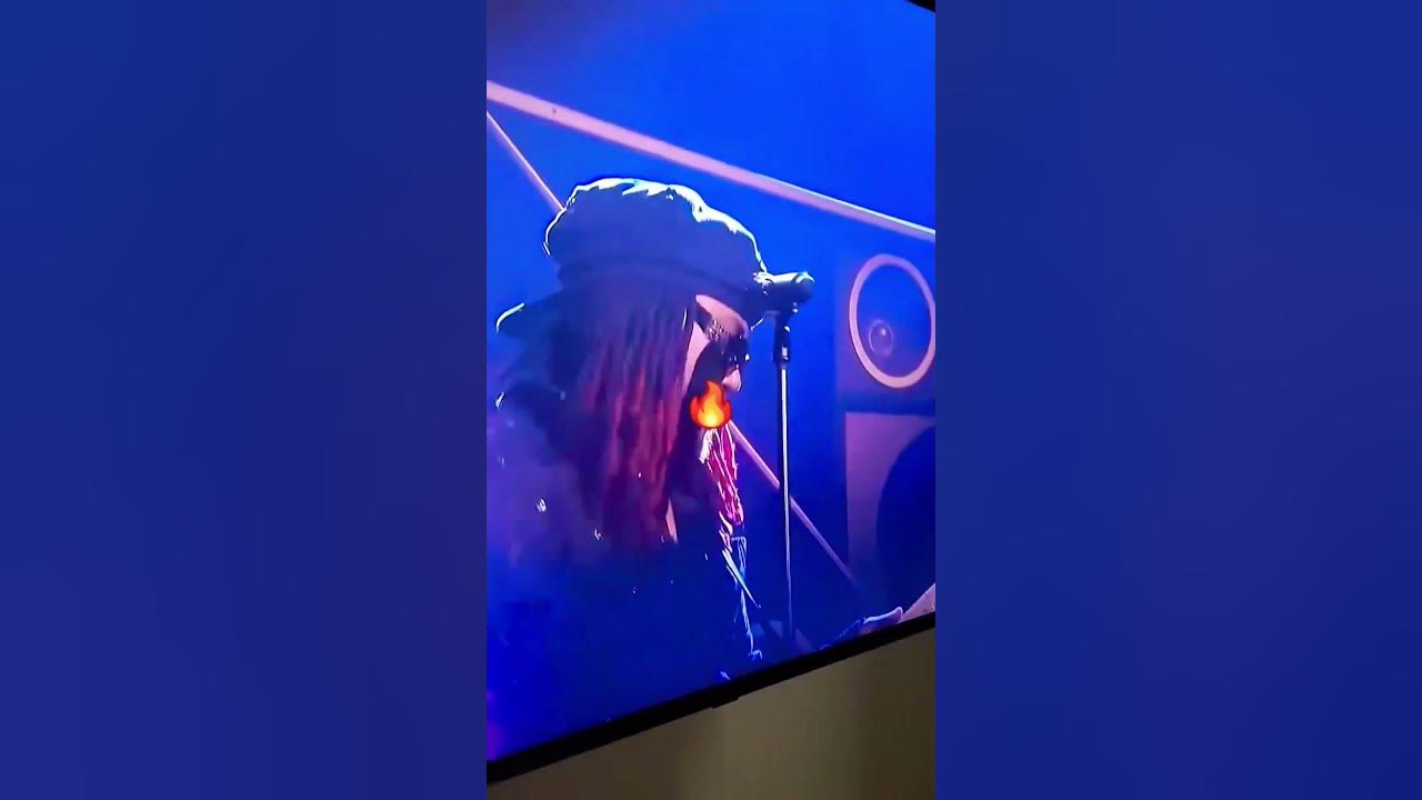 Leon Thomas performs his hit Mutt at the bet awards 2025 #mutt #musician #betawards