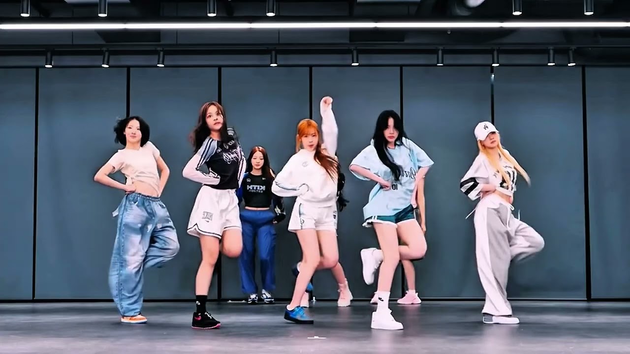 Hearts2Hearts - 'STYLE' Dance Practice Mirrored Slowed 50% - YouTube Hearts2Hearts - 'STYLE' Dance Practice Mirrored Slowed 50% - YouTube