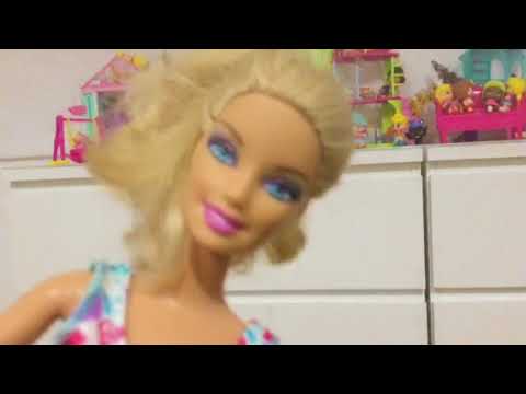 La casa delle lol e pinypon con barbie vs senza barbi - YouTube