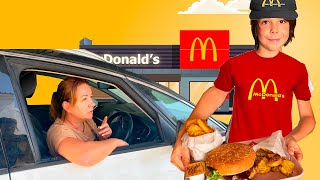 CONVIERTO mi CASA en un RESTAURANTE McDonals // 24 horas mcdonal´s