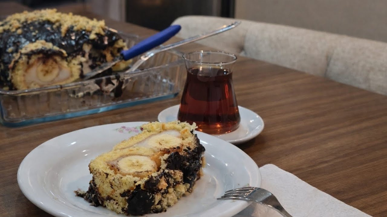 Akşam çayına muzlu rulo pasta...