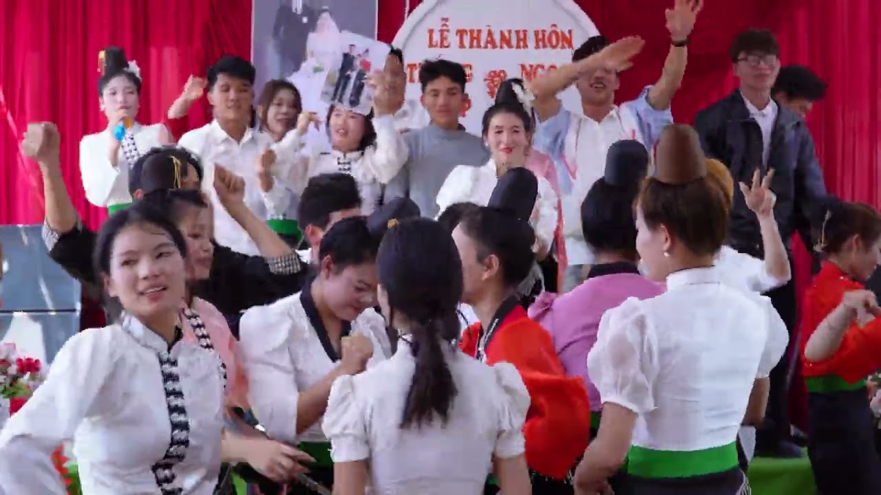 Vui cực vui khi ra nhảy sập sàn cùng các nọng sao tại Noong Hẻo