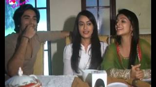 Zoya, Haider & Humeira of ''Qubool Hai'' wish Bollywood n Glamour Merry Xmas & Happy New Year