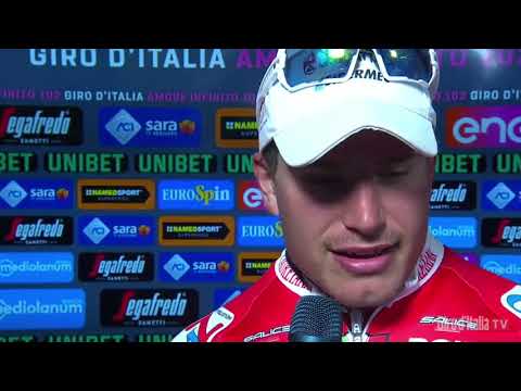 Video: Giro d'Italia 2019: Fausto Masnada tanaffusdan keyin 6-bosqichda g'alaba qozonganida Roglik Valerio Kontiga pushti rangli formani topshirdi