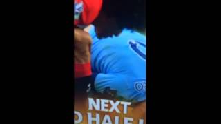 Derby Manchester Fellaini spit in Sergio Aguero