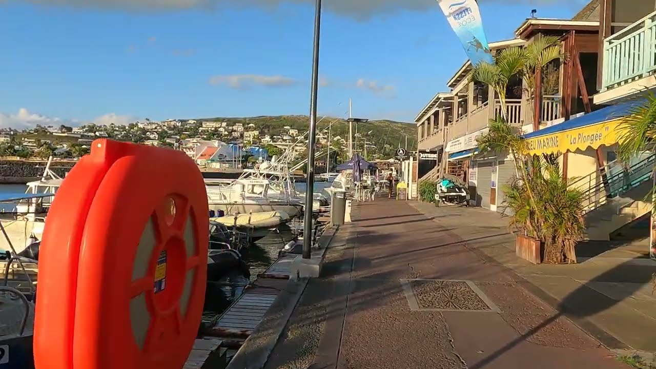 Ile de la Réunion,le port de St Gilles les bains .