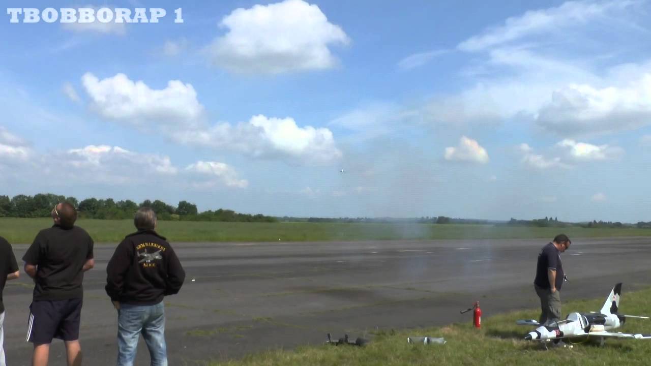 ① THE WESTON UK TEAM SCREAMING THEIR RC VELOCITY 50 (MANIC TEA TRAYS) LONG MARSTON MODEL SHOW - 2014