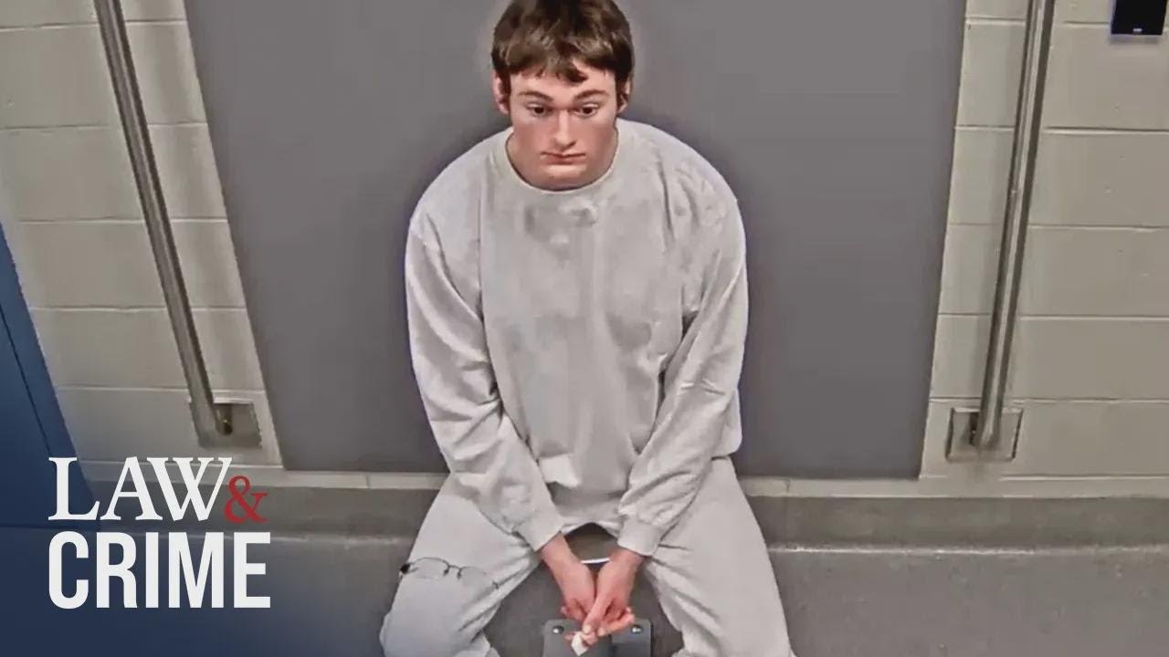 Il terribile segreto del figlio sconvolge una piccola città del New England