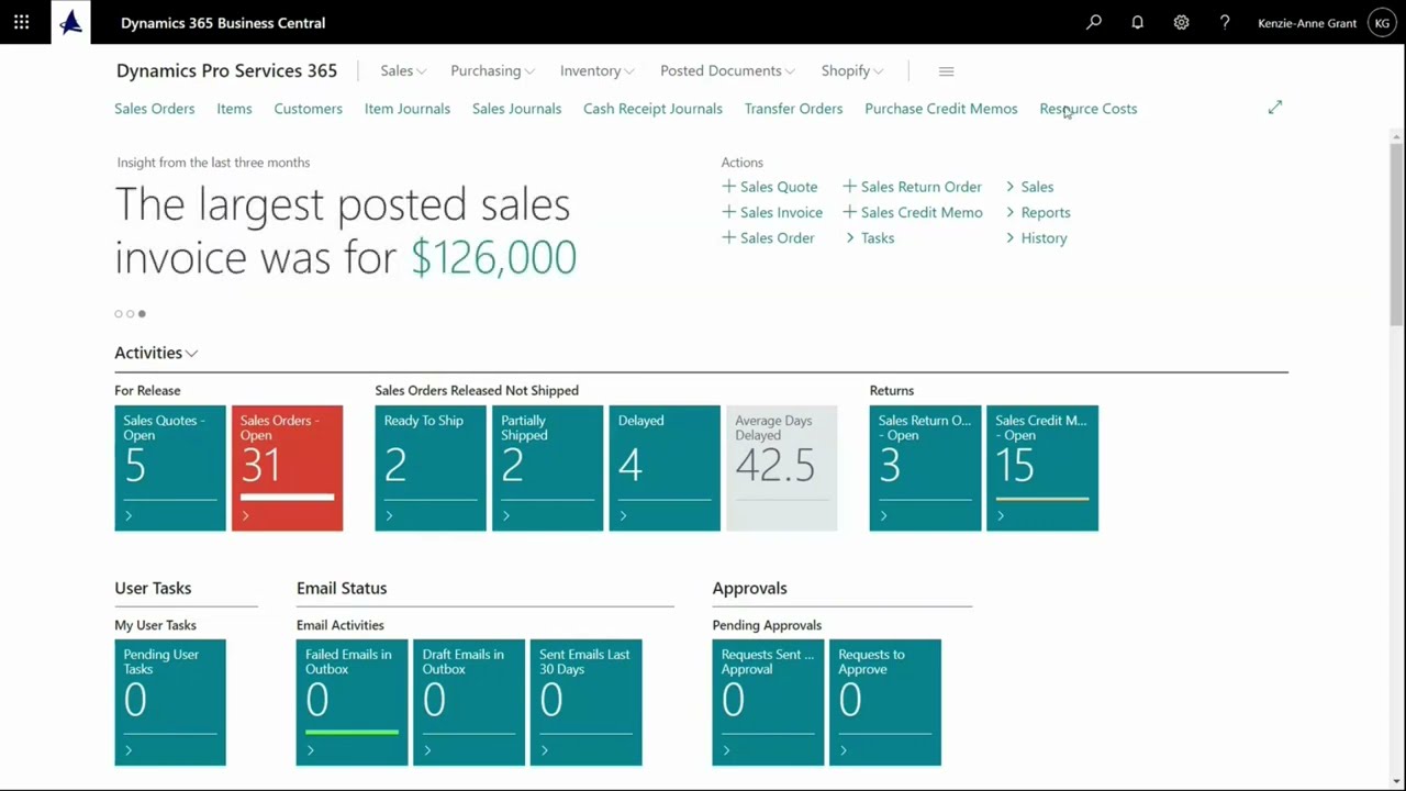 How to make a sales credit memo in Business Central - YouTube