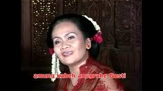 Janjine Gusti (penyanyi: Ibu Dewi Senowati)