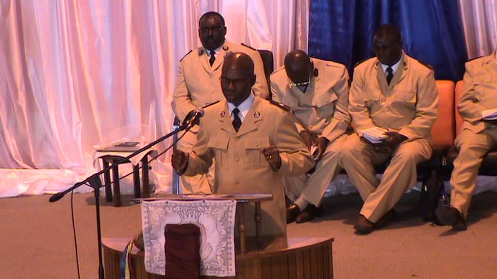 KNOWLEDGE GONZO : GWERU EASTER WITH GENERAL COX