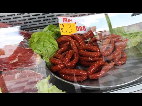 لحظة بلحظة عند الجز ار لتحضير المرقاز التونسي النقانق