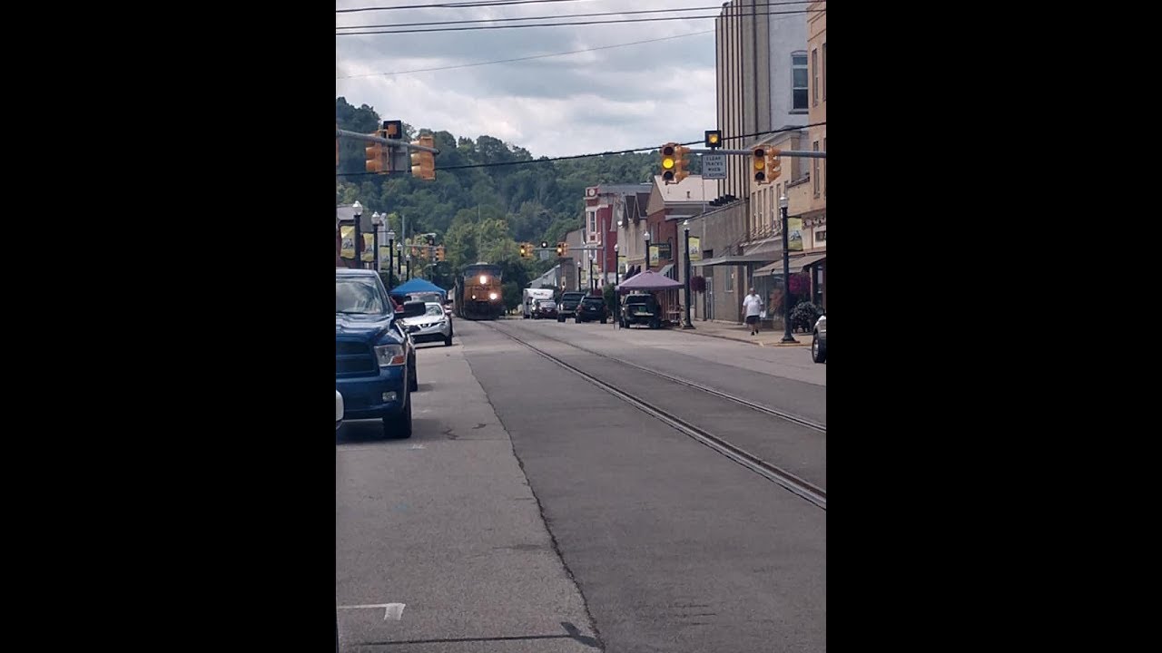 Train runs through the town of St. Marys West virginia YouTube
