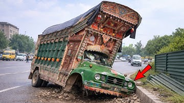 Emergency Repair Broken Front Axle Of Heavy Truck