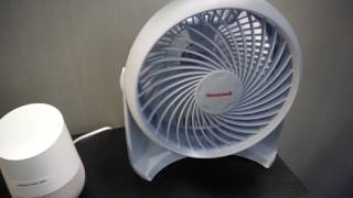 TP-Link Kasa smartplug Demo - Working with Google Home at CES2017 Net Worth