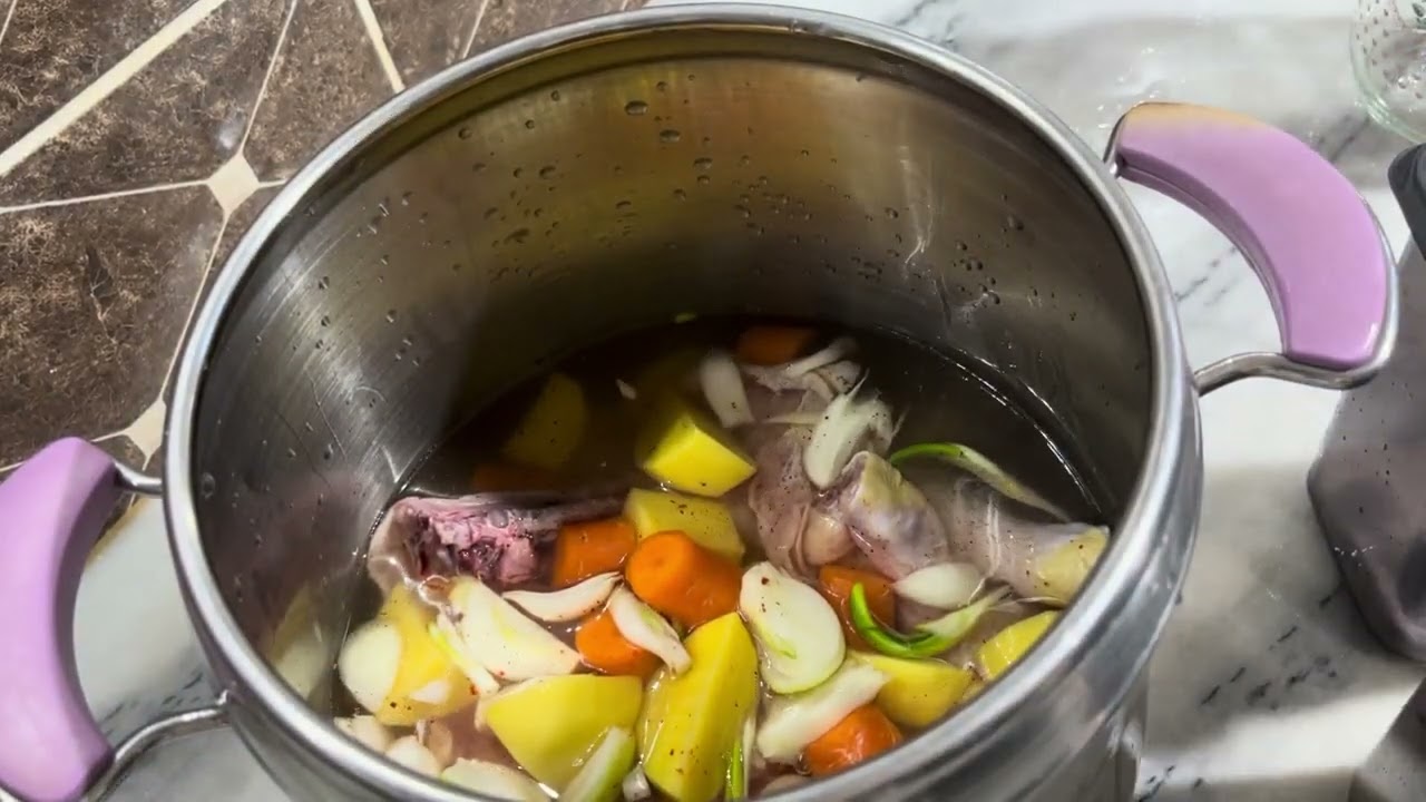 Sebzeli Tavuk çorbası bu şekilde 30dk dalokum gibi pişiyor ‼️✅