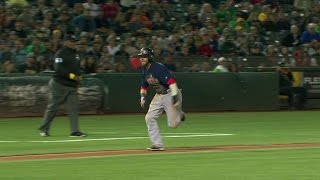 BOS@OAK: Betts doubles the lead with a sacrifice fly