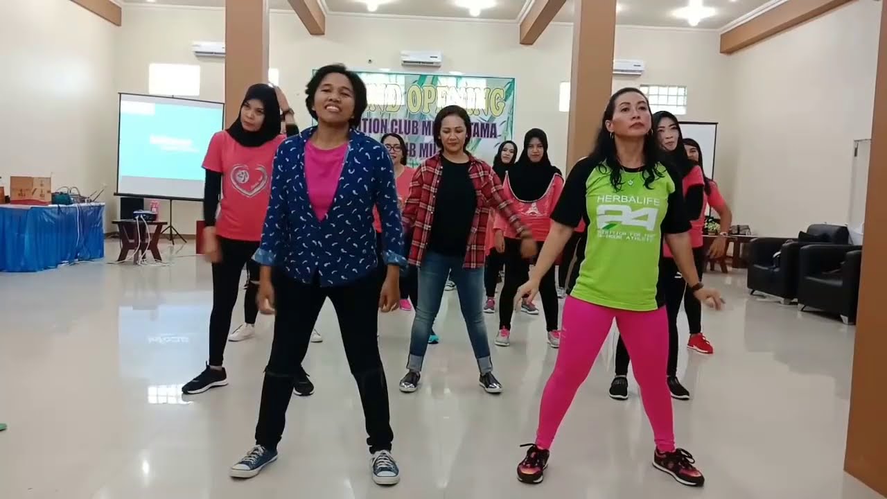 Anjing Kacili Zumba With Mitra Utama Hotel Tolitoli Members Koreo