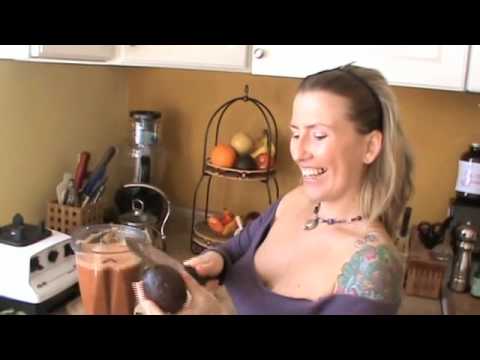 Raw Food Recipe: Zesty Mexican Tortilla Soup w/ Av...