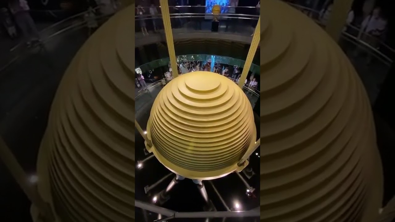 The Taipei 101 stabilizing ball during the 7.2 earthquake in Taiwan