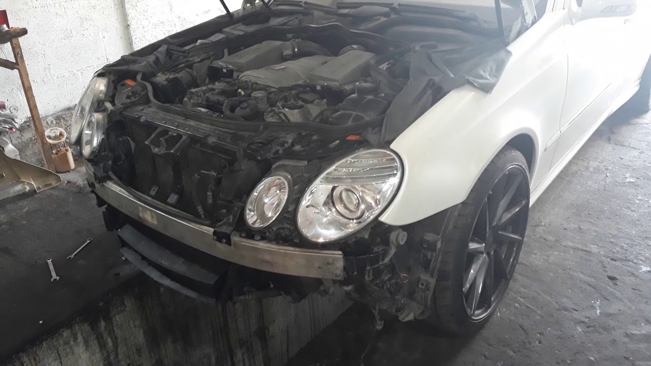 Приятный звук выхлопа Мерседеса 6.3AMG - YouTube