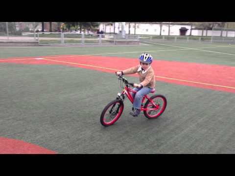 ferrari-bicycle-test-and-ride.-12-speed-kids-childs-boys-bike-cx-30