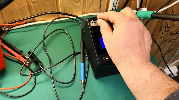 JBC CD-2BE Soldering station.