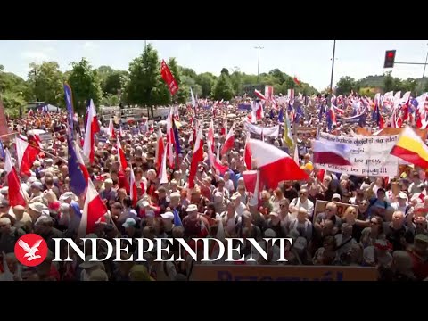 Watch again: Hundreds of thousands expected at opposition march in Warsaw on democracy anniversary