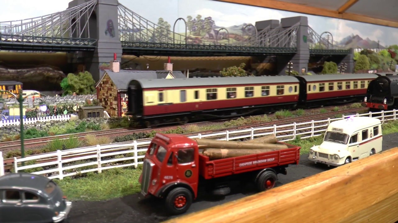 Dave`s Model Railway ..New Loco..Changes ..Street Musicians YouTube