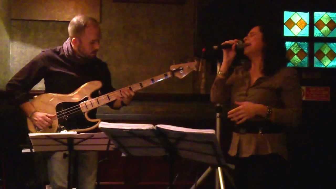 Alti & Bassi Live - Time after time - Voice & bass cover