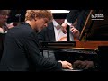 Capture de la vidéo Grieg: Klavierkonzert ∙ Hr-Sinfonieorchester ∙ Jan Lisiecki ∙ Alain Altinoglu