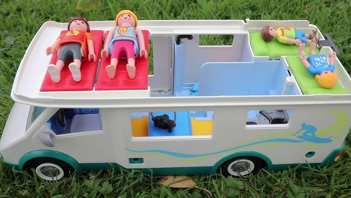 Playmobil 9502 - Playmobil Funpark Pickup with Camper - Family Fun Vacation