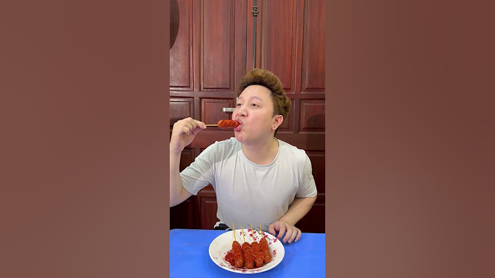 ăn xúc xích kiểu đại gia và bình dân