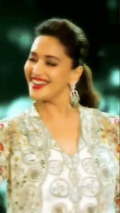 Akshay Madhuri romantic dance