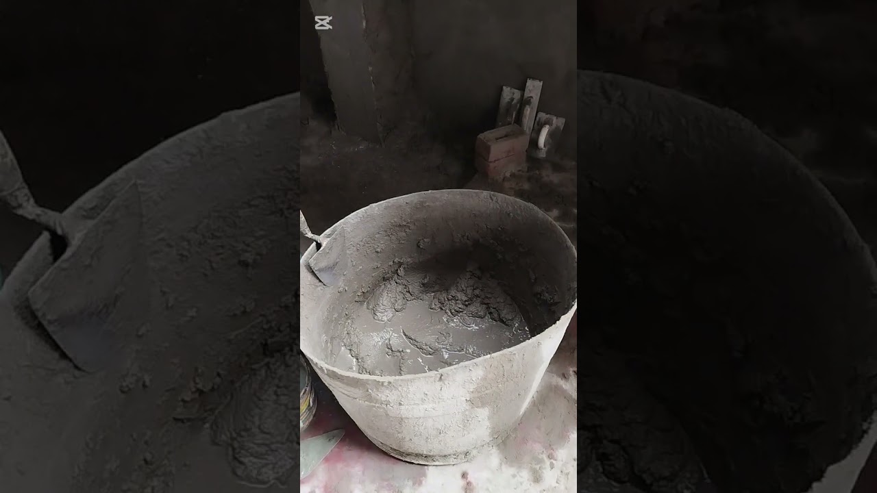 cuatro baldes de arena  fina para esta columna y un balde de cemento.