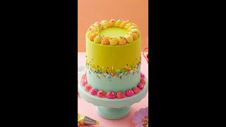 How to Pipe a Cake Border with Tip 4B #Shorts