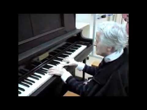 Alzheimer's sufferer plays piano # 1