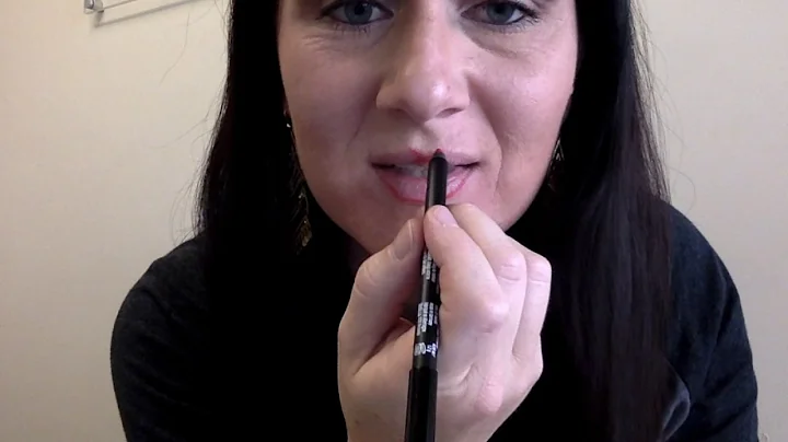Younique Precision Lip Liner & Lucrative Lip Gloss