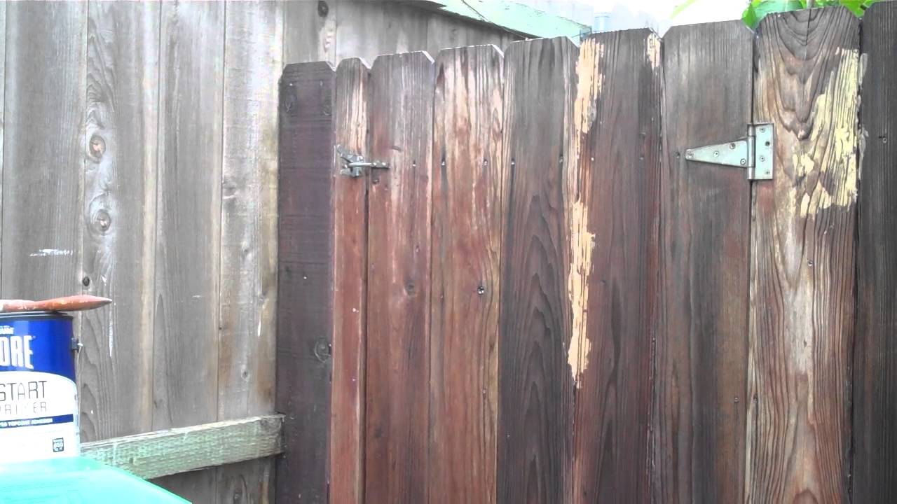 Painting fence with Rust-Oleum Restore Deck Start Wood 