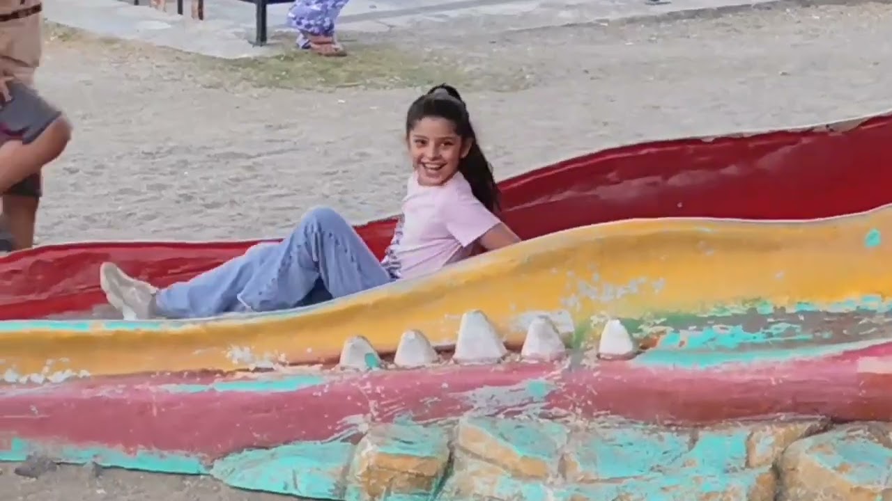 حادث كبير وقفت السير الجوله في احد حدائق ازمير